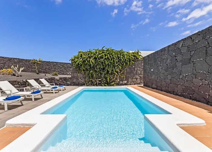 Nerea Villa *